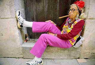 [Image: old-lady-smoking-cigar.jpg]