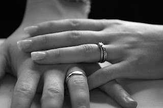 http://3.bp.blogspot.com/_wAkJBYCSFpI/SnekLvUP89I/AAAAAAAAABY/zmN0sNHLwxI/s320/loyalty+in+love..jpg