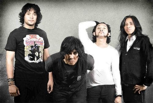 Download Mp3 Lirik Lagu Naif Karena Kamu Cuma Satu Lirik
