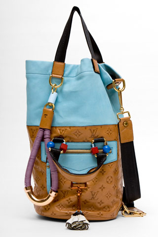 [Vuitton+Embossed+Leather+Duffel+SS+2010.jpg]