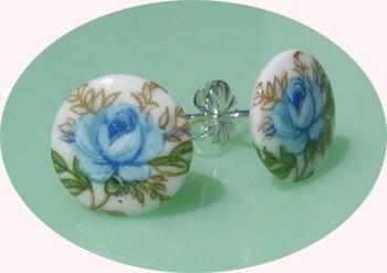 [vintage_earrings_japanese_glass_blue_flwer.jpg]