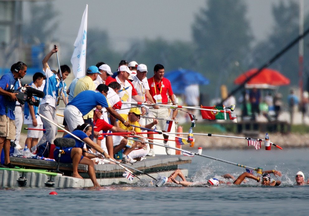 [10k+beijing+feeding.JPG]