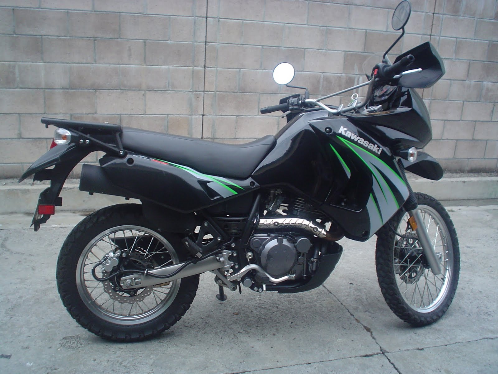 CLASIFICADOS-COMPRA Y VENTA DE MOTOS EL SALVADOR: VENDO KAWASAKI KLR