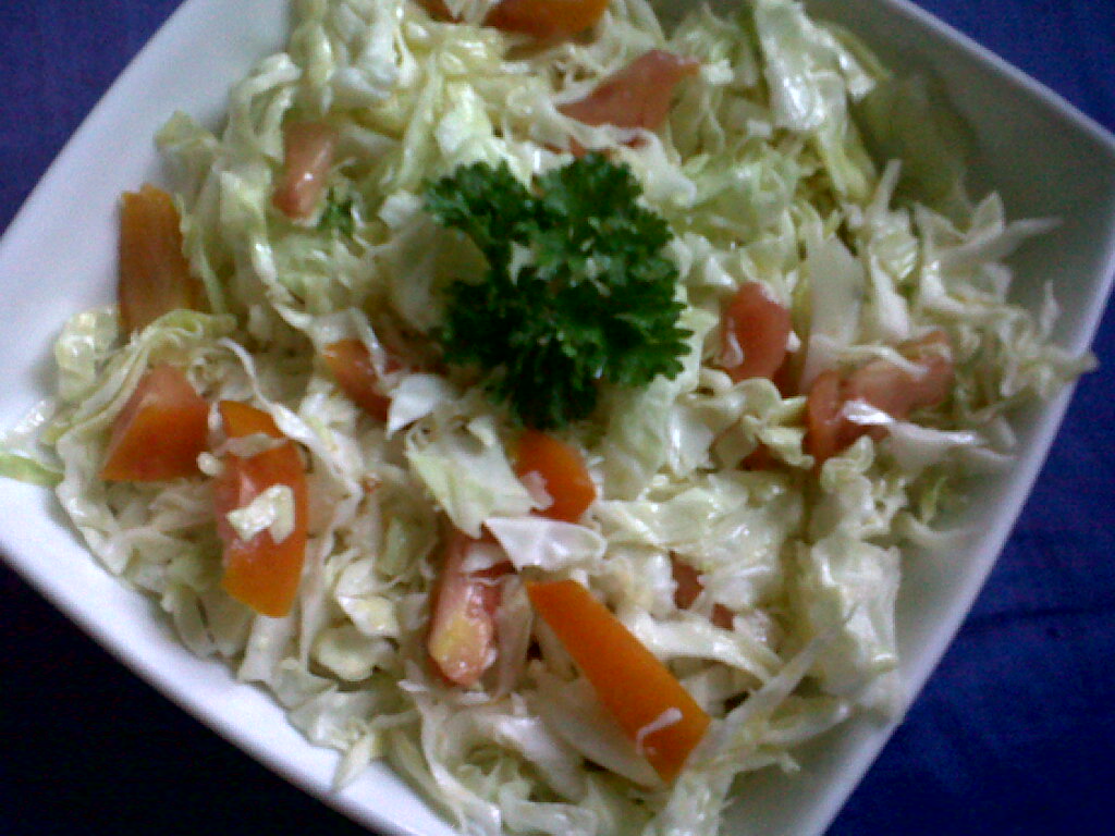 Insanely Simple! Salads White Cabbage and Tomato Salad