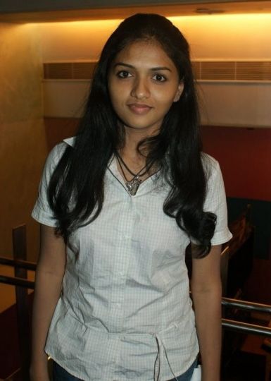 Sunaina in Blur - Beautyceleb.blogspot.com