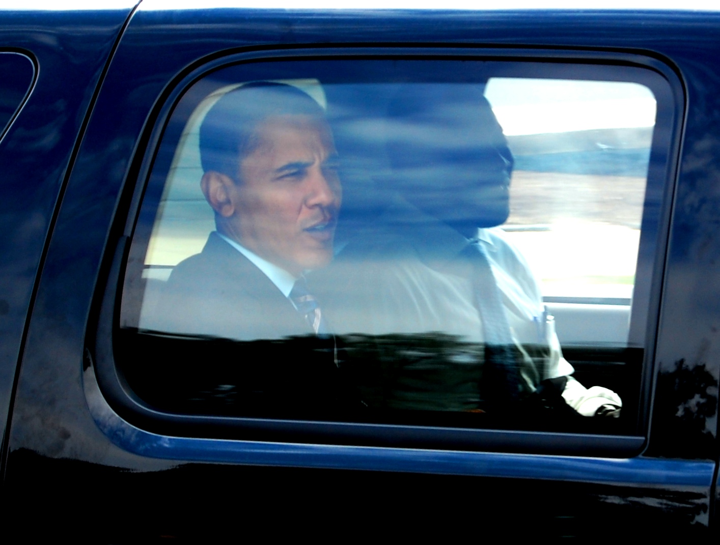 [obama+limo.jpg]