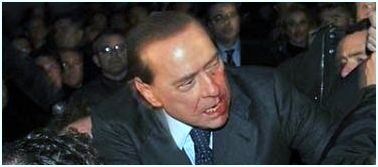 [Berlusconi+agredido.JPG]