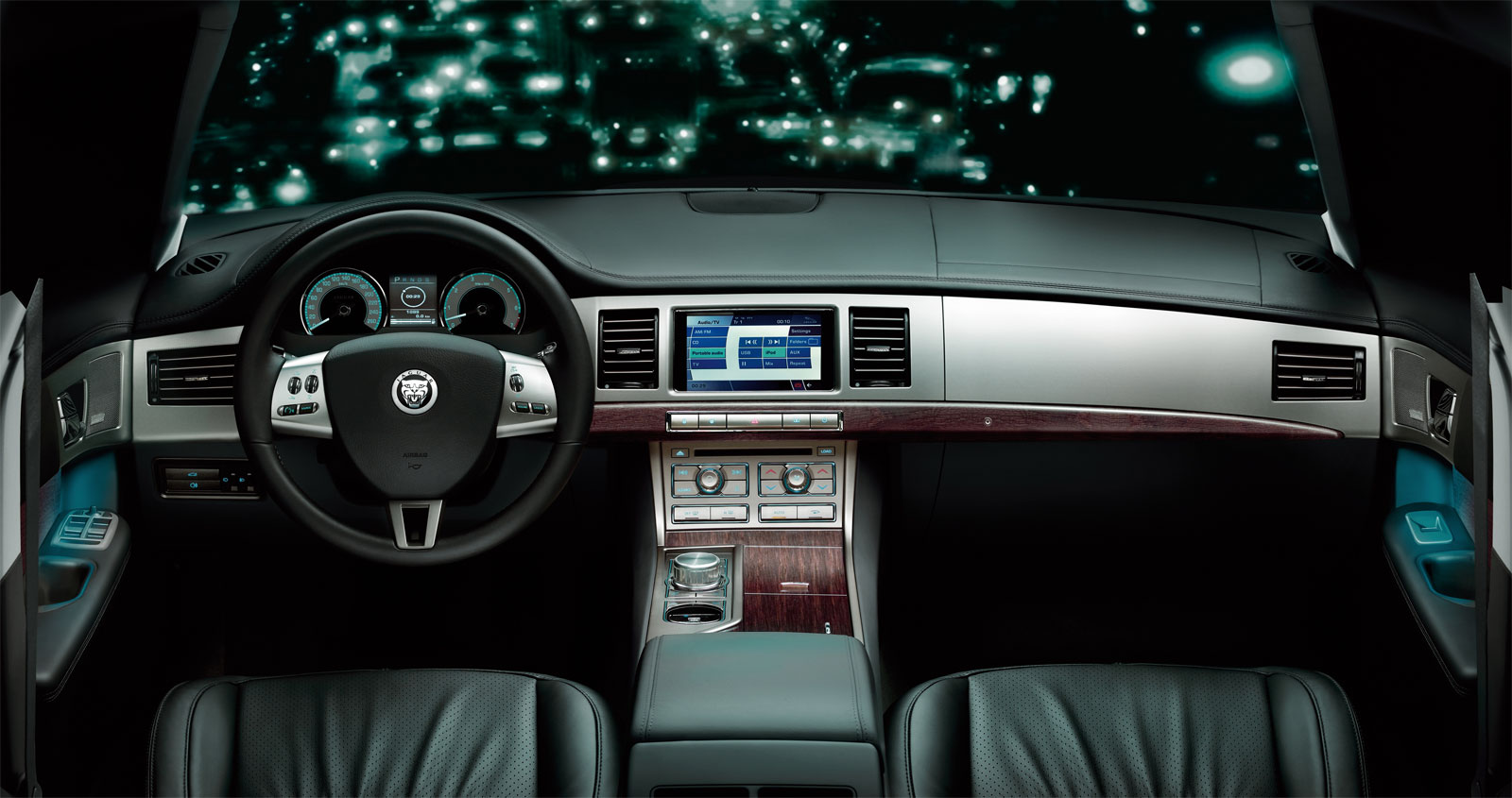 [jaguar+fx+interior.jpg]