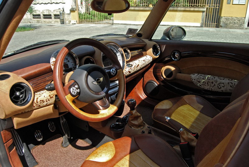[clubman_interior.jpg]
