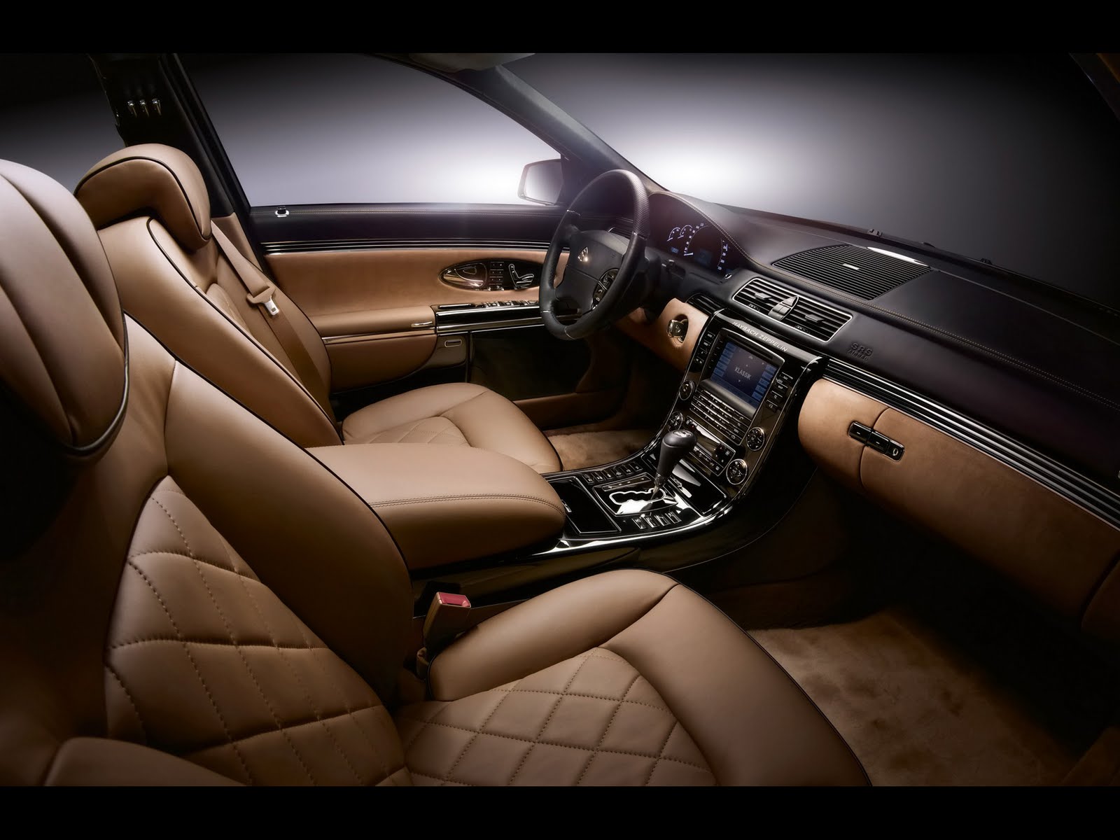 [maybach-zeppelin-2010-interior.jpg]