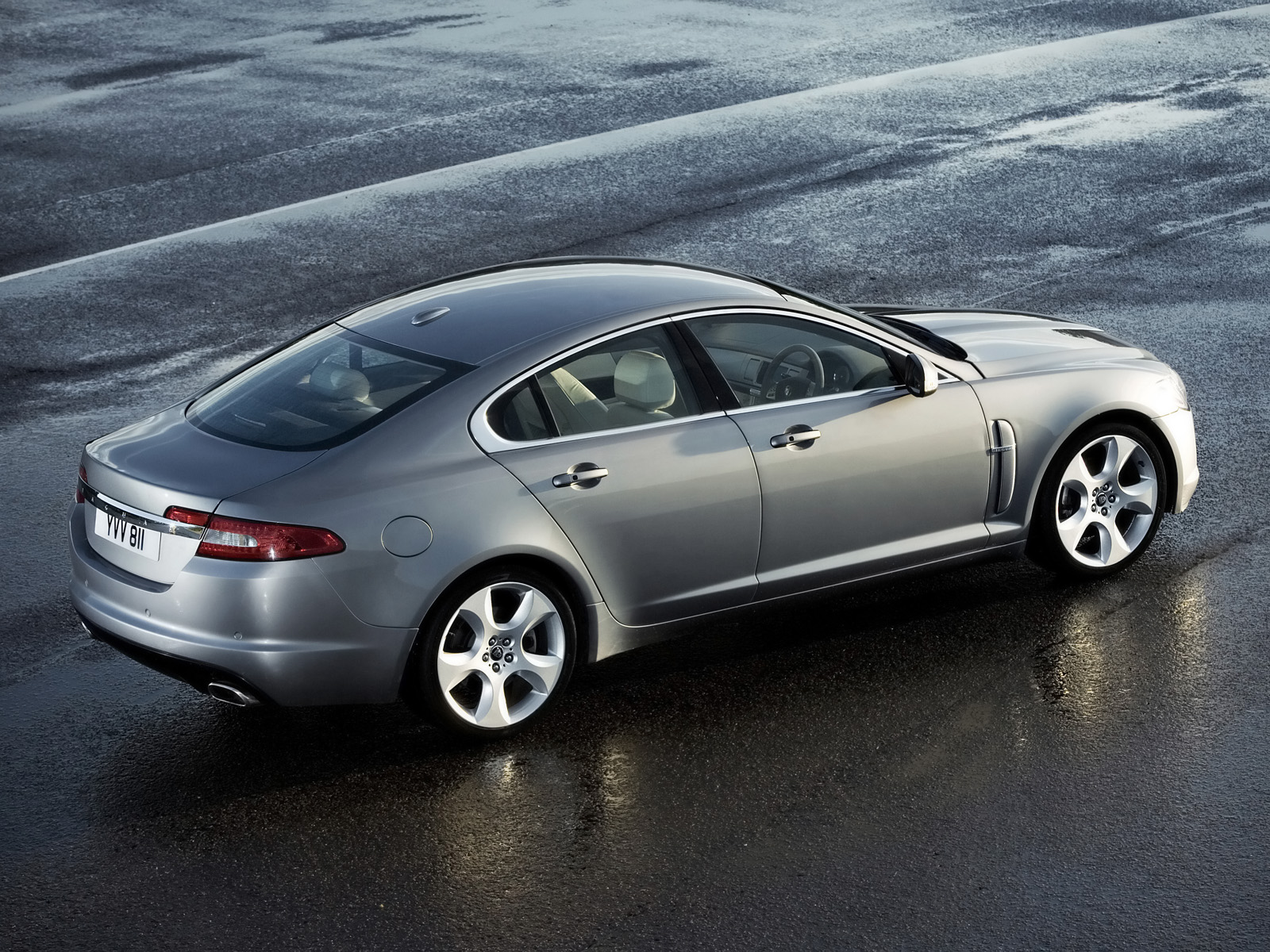 [Jaguar_xF_rear.jpg]