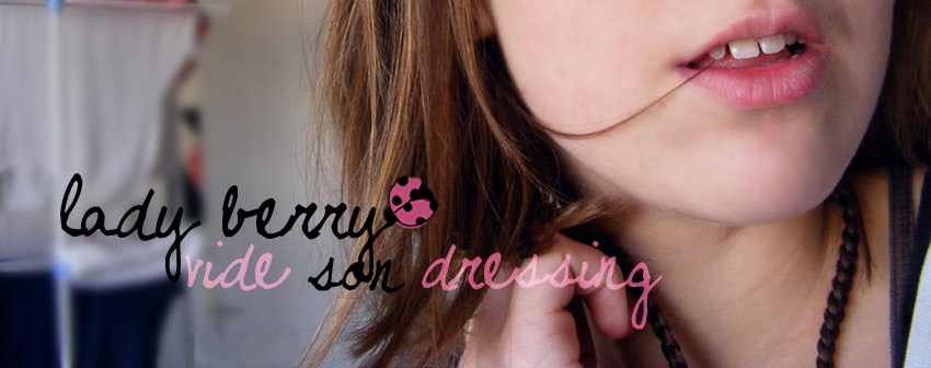 Lady Berry vide son dressing