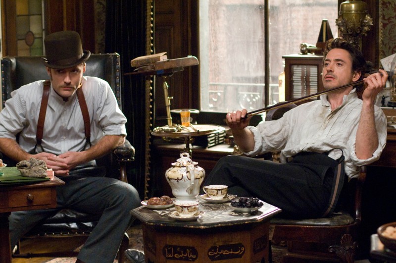 [jude-law-e-robert-downey-jr-sono-watson-e-sherlock-holmes-nel-film-sherlock-holmes-140729.jpg]