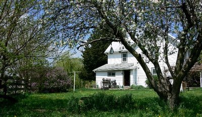 [oldfarmhouse.jpg]
