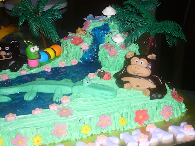 SIMPLY DELICIOUS CAKES: Jungle Animal Cake