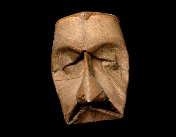 Weird news strange toilet paper roll sculptures by junior Weird news strange toilet paper roll sculptures by junior