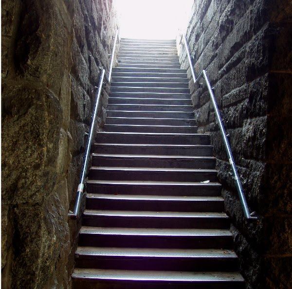 [Stairs_165.JPG]
