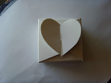 caixa de papel com coração