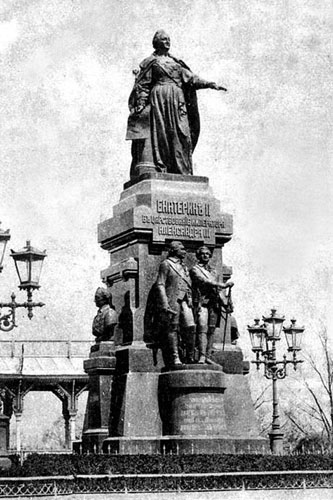 Памятник Екатерине II в Симферополе