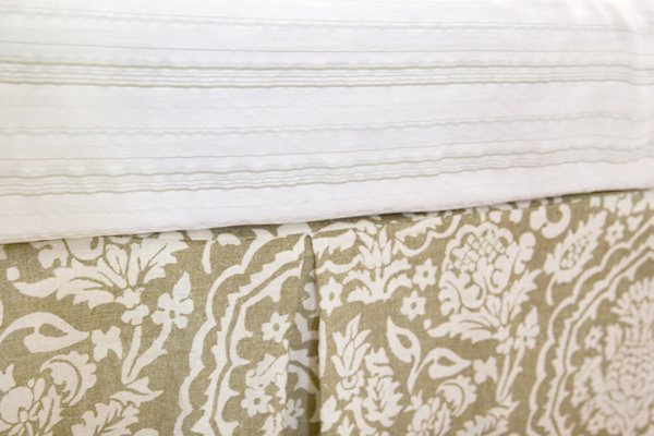 [Bedskirt+Reading+Room.jpg]