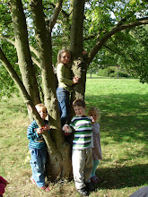 Sophie and Sam with their cousins