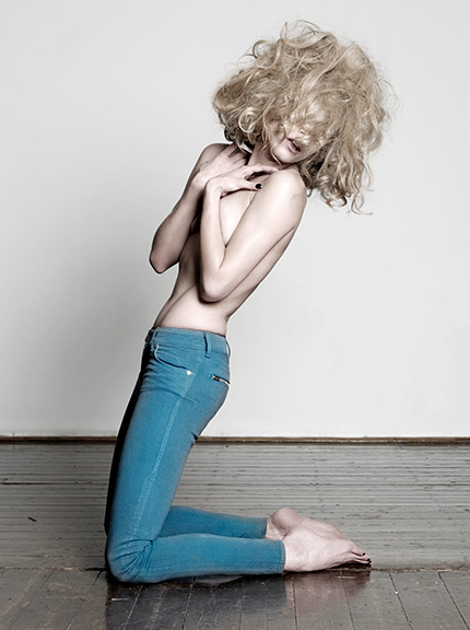 [victoria-beckham-dvb-jeans-spring-2010-collection-261109-1.jpg]