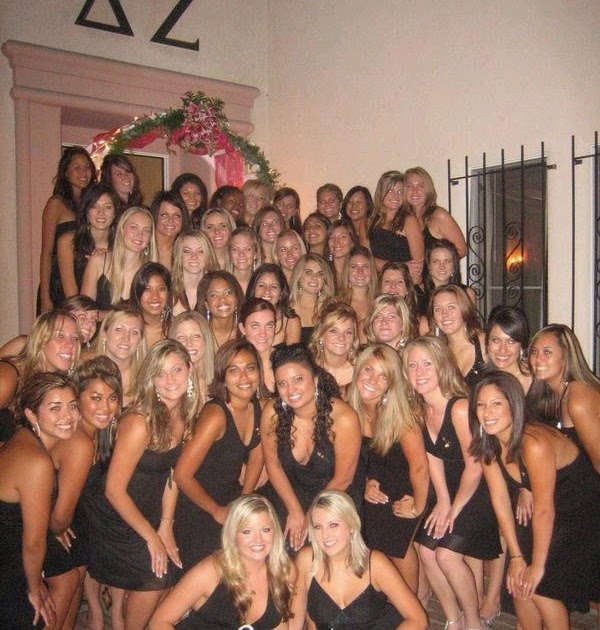 STUDENT ORGANIZATIONS' NEWS AND EVENTS THE BEACH! Delta Zeta Sorority