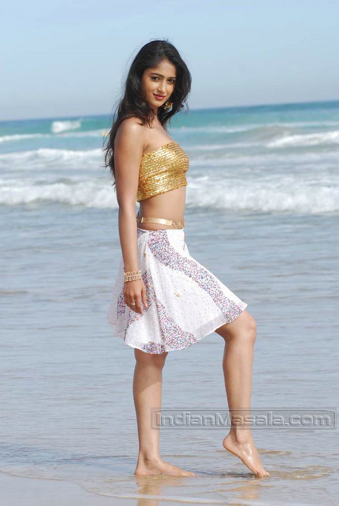 [Ileana+enticing+2.jpg]