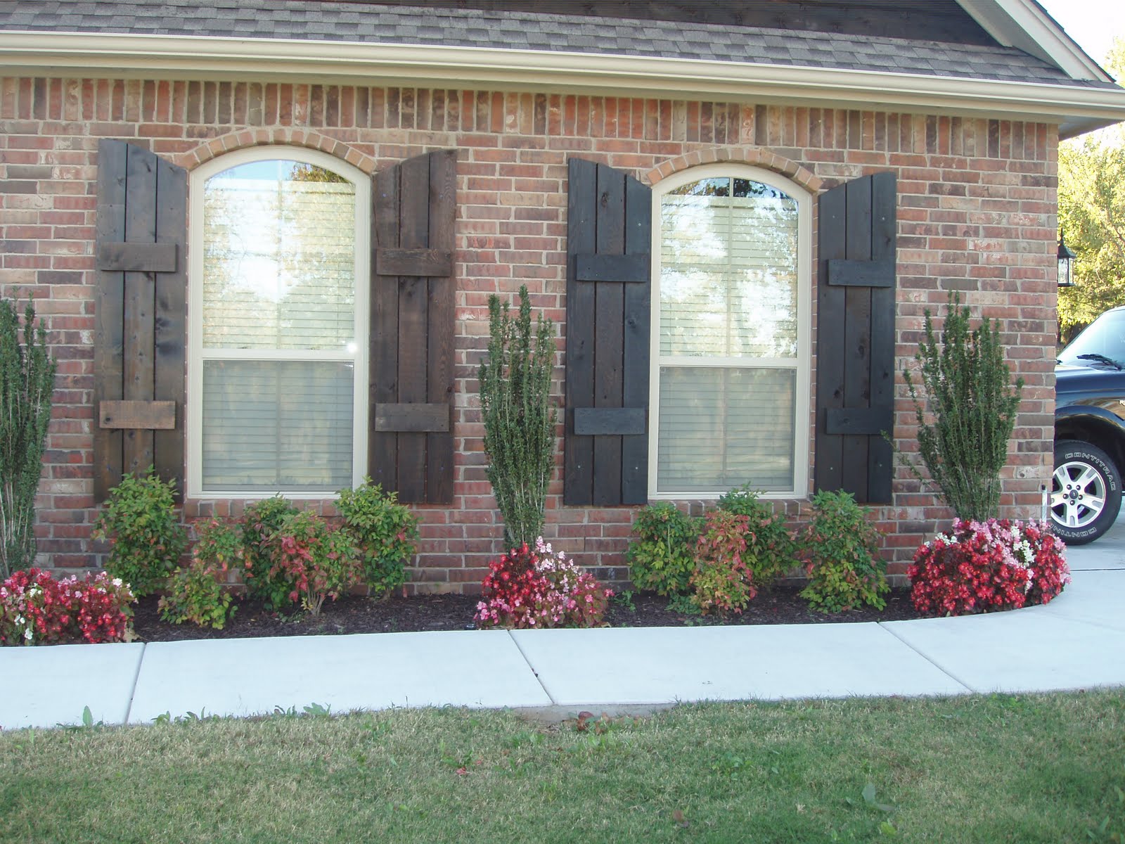 Happy and Grams' Farm Landscaping Around the Garage