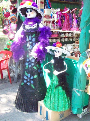 Mercadito de los Muertos - Catrinas