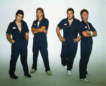 [02+The+Cleaners.jpg]