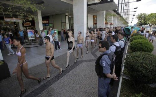 [Brazil-Underwear-Day-2010-008.jpg]