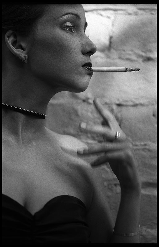 [woman020.jpg]