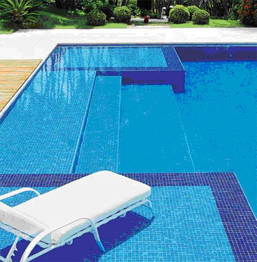 [piscina2.jpg]