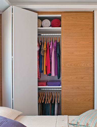 [closet1.jpg]