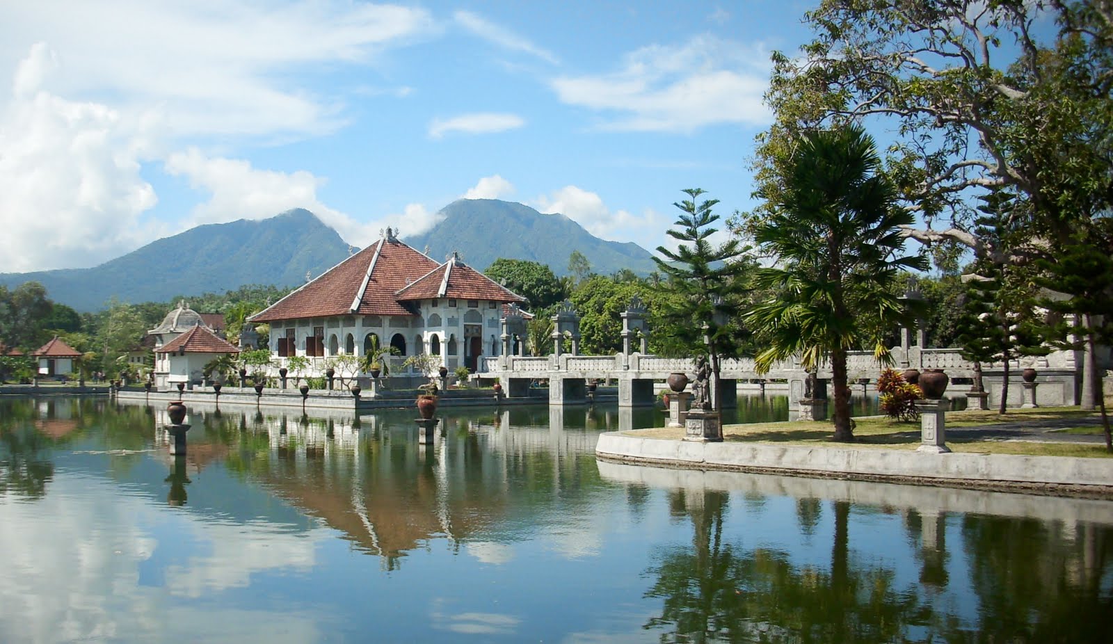 jaya bali tour: Taman Soekasada Ujung