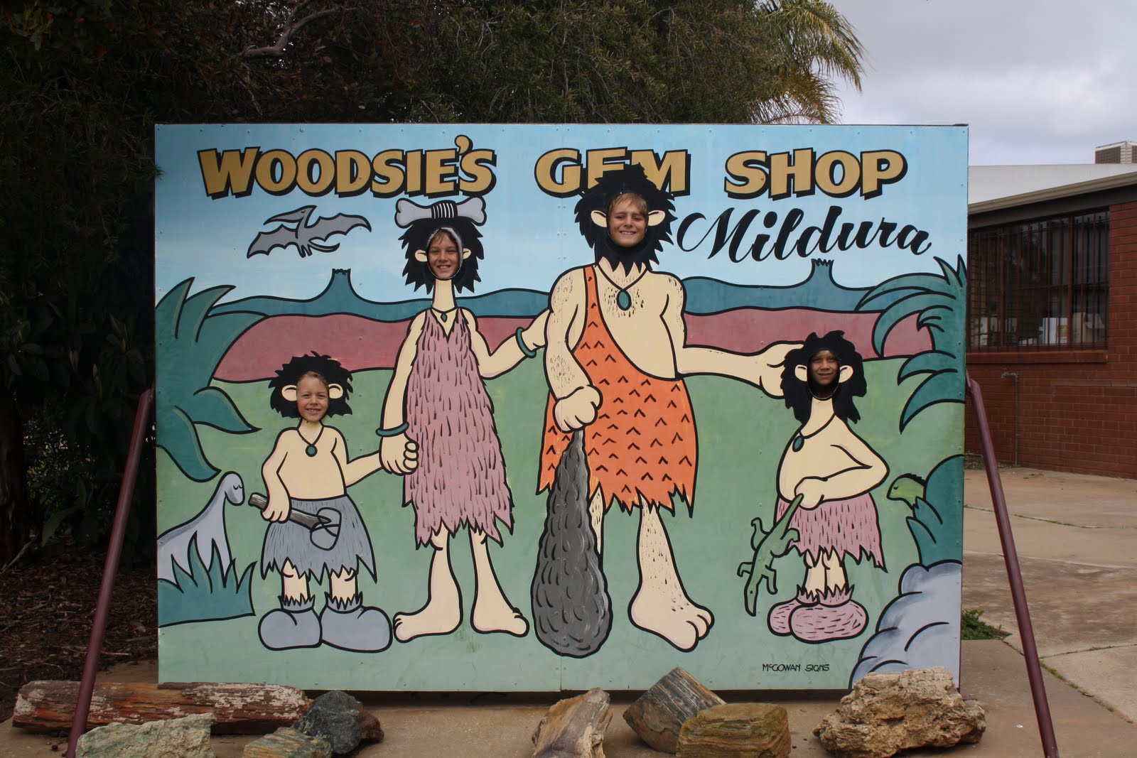 Habbin family Aussie road trip 2010 26 28 August Buronga border of