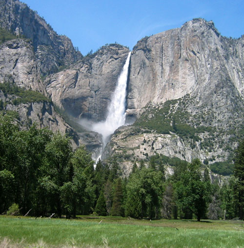 There are thirteen beautiful waterfalls in Yosemite Valley