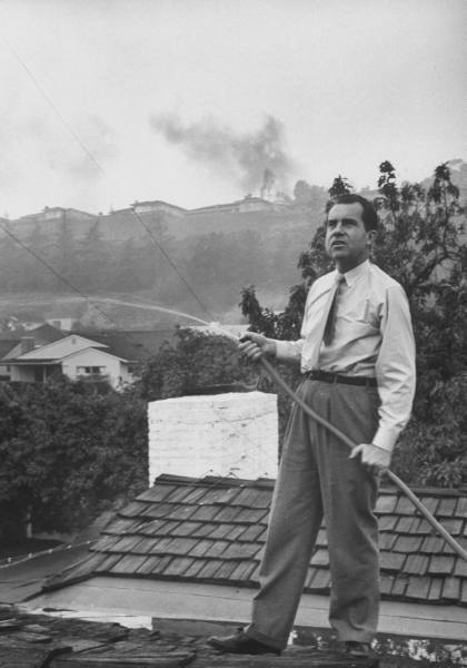 [Nixon_fighting_fire.jpg]