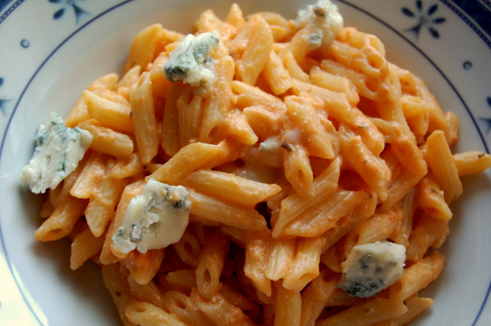 [Paradicsomos-gorgonzolàs-ricottàs+penne.JPG]