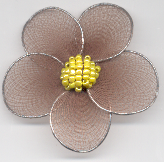 Pregadeira Flor Canela c/ Botão Amarelo 5