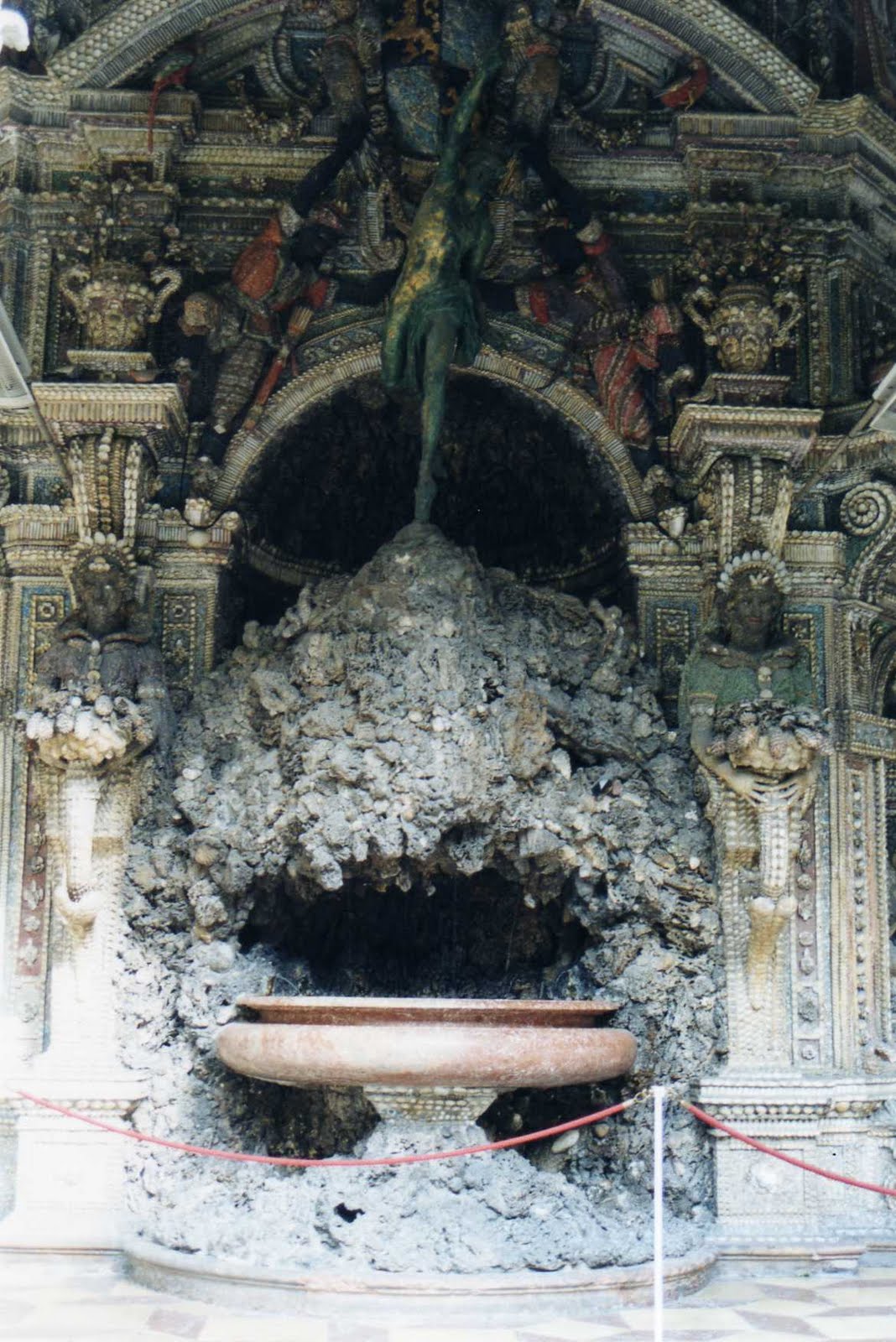[img294.jpg]
