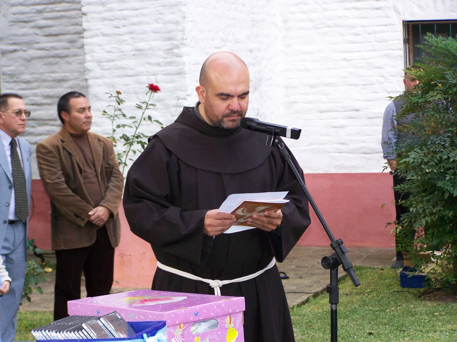 [fray+rodriguez.JPG]