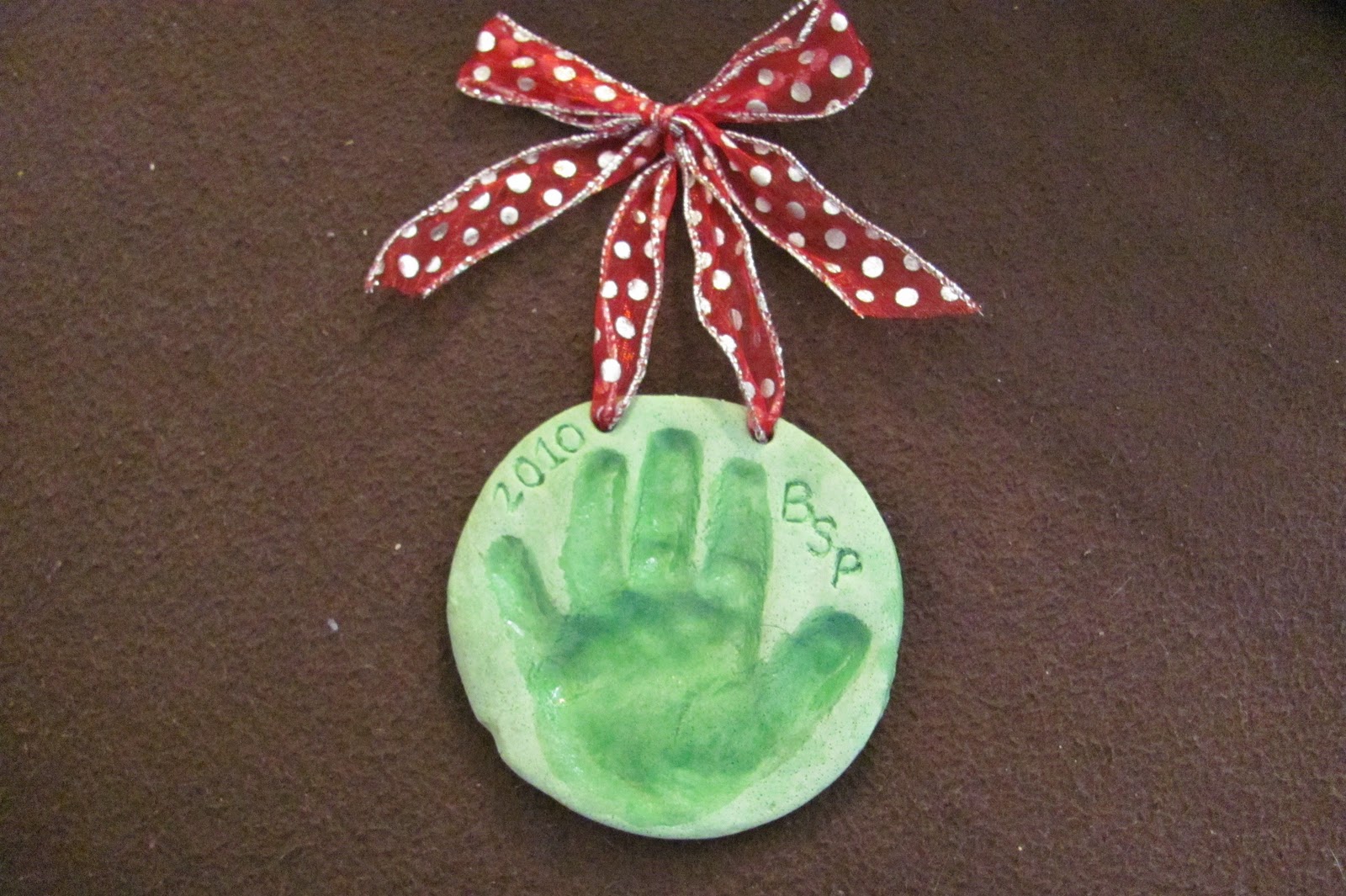 Getting Personal with the Pearsons.....: Hand Print Christmas Ornaments