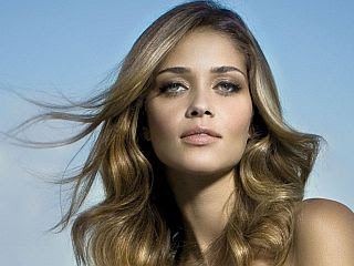 Ana Beatriz Barros
