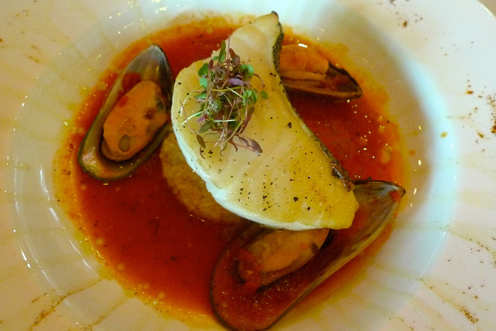 [145F+Seabass+&+Mussels.JPG]