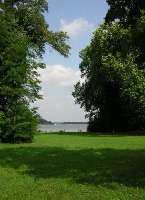 [EinsteinPark01s.jpg]