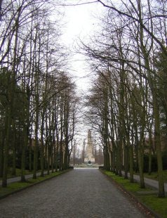 [Ehrenmal(s)2.jpg]