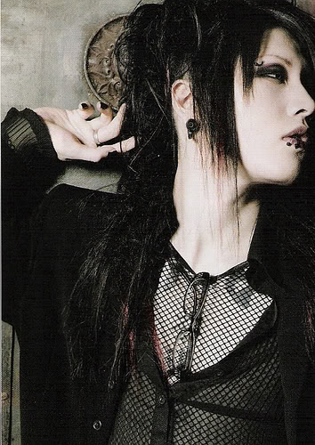 [miyavi.jpg]