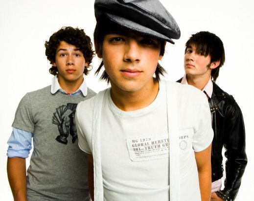 [jonas+brothers.bmp]